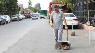 Belediye Temizlik İşçisinden Örnek Davranış