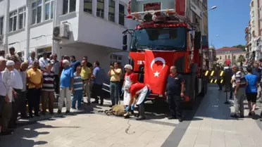 Sinop Belediyesi Yeni İtfaiye Aracını Tanıttı