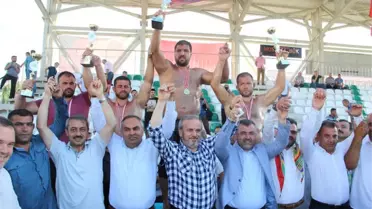 Düzce Yağlı Güreşleri Başpehlivanı Recep Kara Oldu