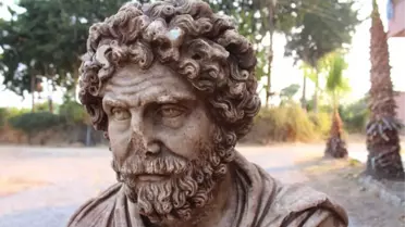 Soli Pompeipolis'de 1700 Yıllık Portre Büst Bulundu