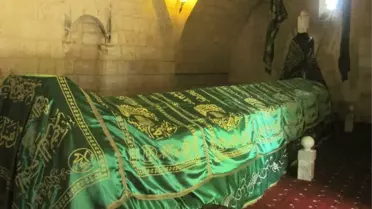 Sa'd Bin Ebu Vakkas Hz. Türbesinin Örtüsü Yenilendi