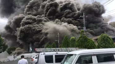 Japonya'da İnşaat Alanında Yangın: 18 Yaralı