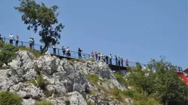 Selfie Çekmek İçin Hayatlarını Tehlikeye Attılar
