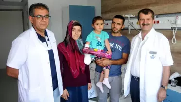 Küçük Zeynep Artık Parmaklarını Kullanabilecek
