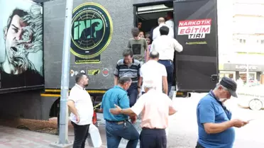 Gezici Tır Uyuşturucu ile Mücadele Konusunda Halkı Bilgilendiriyor