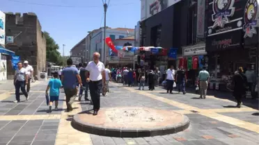 Kayseri'de Kaldırılan Kadın Heykeli Tartışması Büyüyor
