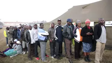 Zimbabve Mugabe'siz İlk Kez Seçime Gidiyor