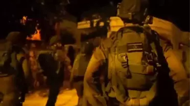 İsrail Askerleri 17 Filistinliyi Gözaltına Aldı