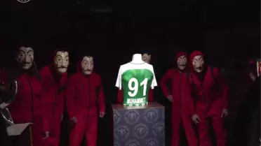 La Casa de Papel' ve 'Çav Bella'lı Forma Tanıtımı