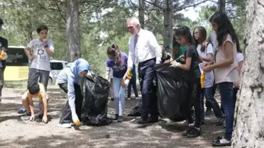 Öğrenciler, Farkındalık Oluşturmak İçin Çöp Topladı