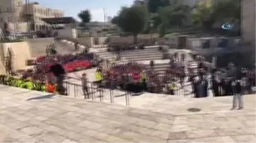 Filistinli Çocuklar Mescidi Aksa'nın Avlusundan Filistin İçin Şarkılar Söyledi
