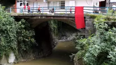 Rize'de Dere Yatağı Üzerinde Kurs Binası ve Kahvehane