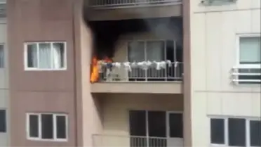 Kuşlar Gelmesin' Diye Balkon Korkuluklarına Astığı Poşetler Alev Alınca Damacana ile Söndürdü