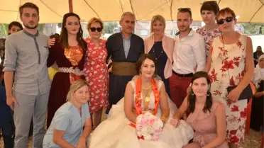 Yüksekova'ya Gelin Gelen Fransalı Kadına Dillere Destan Düğün