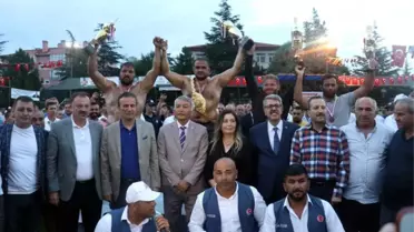 Serik Belediyesi Başpehlivanları Rakiplerine Er Meydanını Dar Etti