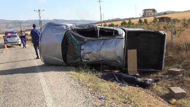 Kamyonet Şarampole Devrildi: 1 Ölü, 3 Yaralı