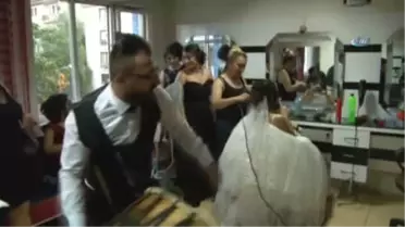 Tunceli'nin Çılgın Davulcusu...davul Çalarken Kendinden Geçiyor