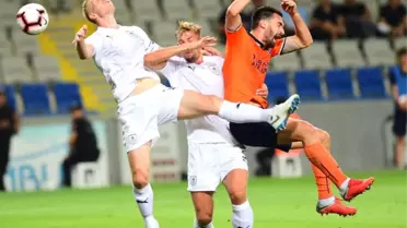 UEFA Avrupa Ligi: Medipol Başakşehir: 0 - Burnley: 0 (İlk Yarı)