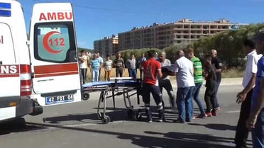 Otomobil Kamyona Çarptı: 2 Yaralı
