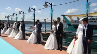 İhtiyaç Sahibi 17 Çift Toplu Düğün Töreniyle Dünya Evine Girdi