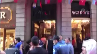 Tarihi Binadan Başına Taş Düşen Fransız Kadın Yaralandı
