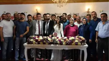 Gelin ve Damada Polis Arkadaşlarından Kelepçe