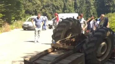 Düzce'de Traktör Devrildi: 2 Yaralı