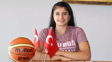 Hatay Büyükşehir Merve Aydın'la Sözleşme Yeniledi