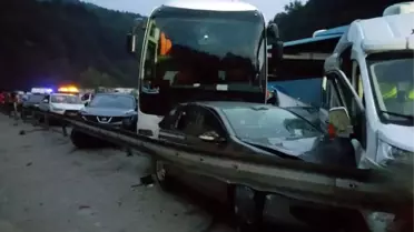 İnegöl'de Feci Kaza: 1 Ölü, 15 Yaralı