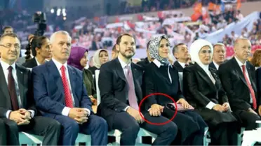 AK Parti Olağan Kongresi'ni Berat Albayrak ve Eşi El Ele İzledi