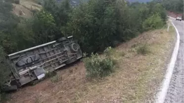 Otobüs Şarampole Yuvarlandı: 13 Yaralı
