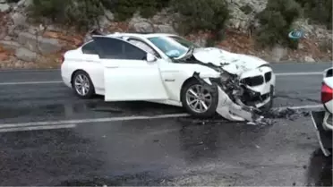 Antalya'da 6 Araç Birbirine Girdi: 11 Yaralı