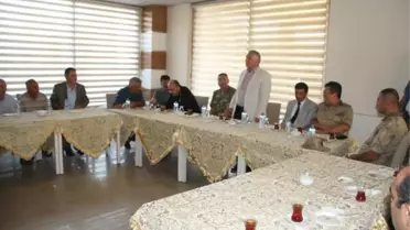 Vali Yıldırım Malazgirtliler ile Bayramlaştı