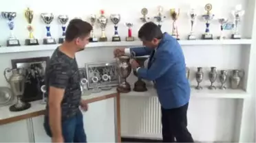 Denizlispor'un, İçine Çiçek Dikilen Kupaları Geri Getirildi