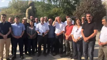 Tunceli'de Geçişlerine İzin Verilmeyen Hdp'liler Oturma Eylemi Yaptı (2)