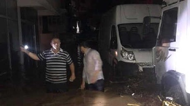 Sel Suları Çekildi, Of Balçıkla Kaplandı