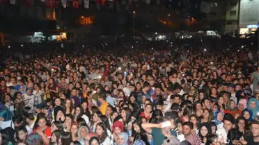 Yusuf Güney ve Simge Sağın Hayranlarını Coşturdu
