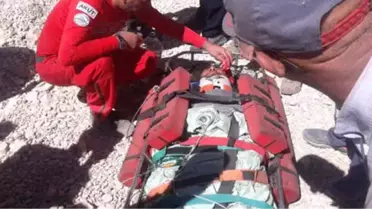 Yamaç Paraşütüyle Kayalıklara Çakılan Vatandaş, 20 Saat Sonra Kurtarıldı