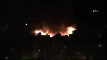 Yozgat'ta Çatı Katında Çıkan Yangın Sonucu 5 Daire Kullanılamaz Hale Geldi