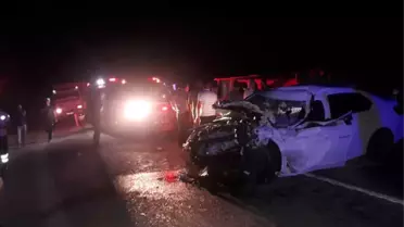Biber Yüklü Kamyon ile Otomobil Çarpıştı: 3 Yaralı