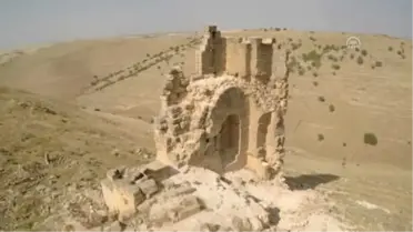 Zerzevan Kalesi'nde Bin 700 Yıllık Kaya Mezarlığı Bulundu