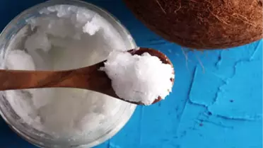 Sabah Dişinize Sürerseniz, Dişleri Beyazlatıyor, Ağız Kokusunu Önlüyor!