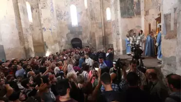 Bakan Ersoy Akdamar'da Yapılan Ermeni Ayinine Katıldı