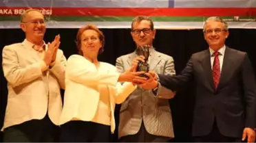 Basın Özgürlüğü Ödülü'nü Kadri Gürsel Aldı