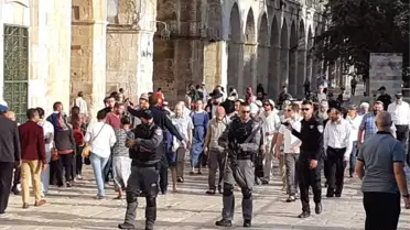 İsrail Tarım Bakanı Ariel, Mescid-i Aksa'ya Baskın Düzenledi