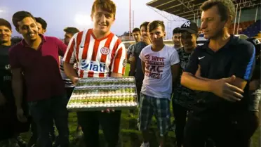 Taraftardan Kepez Belediyespor'a Destek