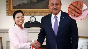 Japonya Prensesi, Ojeyle Tırnaklarına Türk ve Japon Bayraklarını Yaptırdı