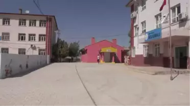 Okul Duvarlarını Resimlediler