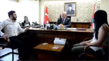 Emniyet Müdürü Bayraktar Mobese'ye Takılan Çifti Ağırladı