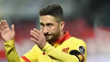 Milli Futbolcu Sabri Sarıoğlu, Futbolu Bıraktığı İddialarını Yalanladı